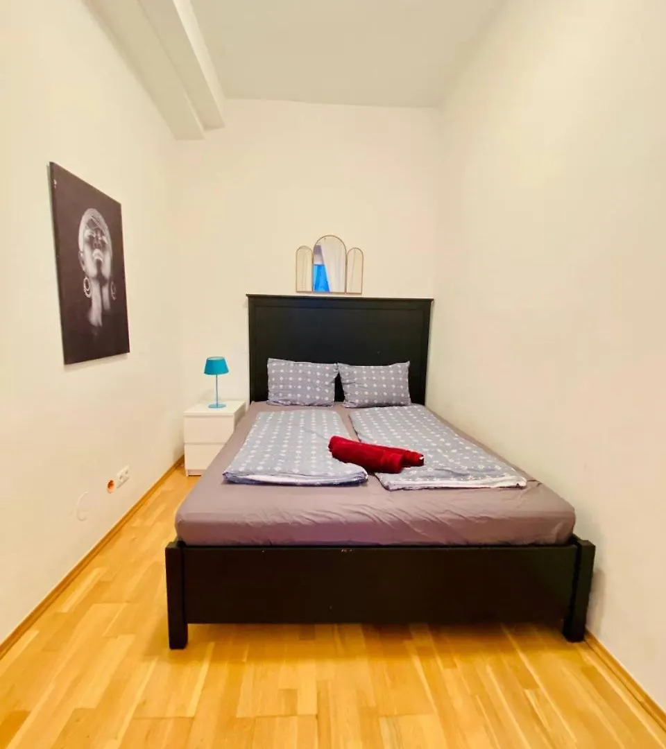 Family Apartment Th8 8 Wien