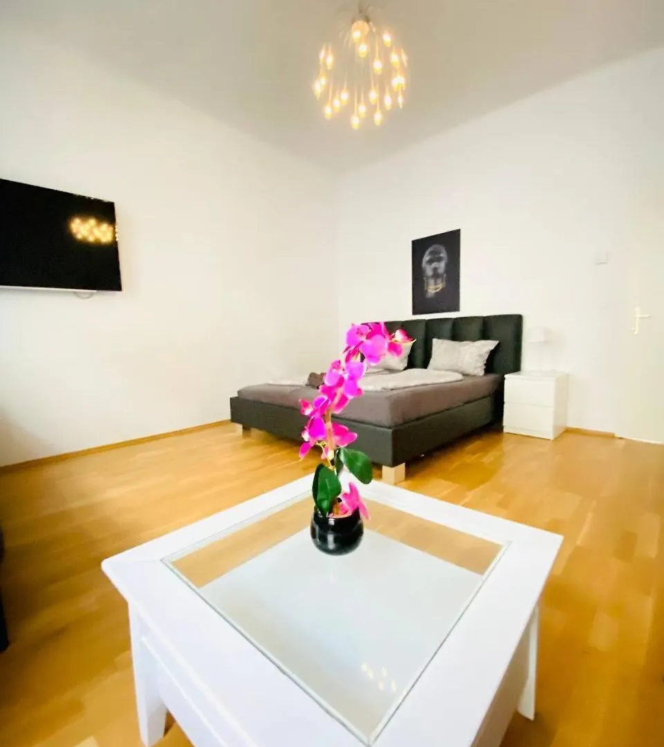 Family Apartment Th8 8 Wien